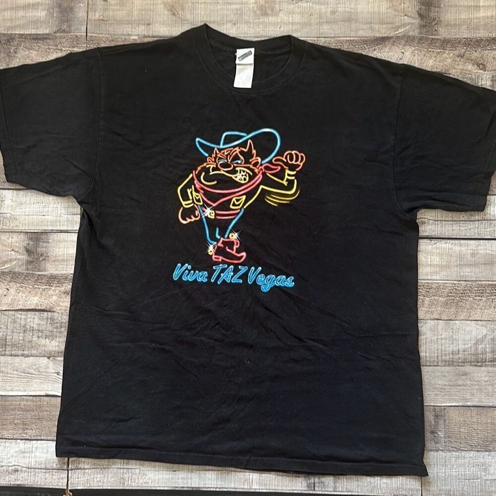 Vintage 90s Taz “Viva Taz Vegas” Black Graphic Neon Warner Bros Tshirt | Men’s X